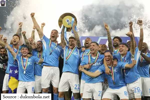 Dari Peringkat 10 ke Tahta Juara: Selamat Datang Kembali di Puncak, Napoli!