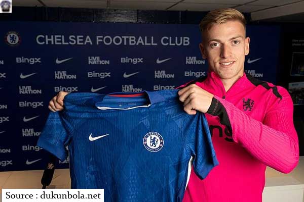 Fans Kecewa? Chelsea Lebih Pilih Liam Delap, Mikel Buka Suara