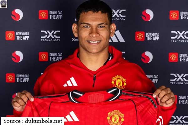 Patrick Dorgu vs Diego Leon: Siapa Bek Kiri Masa Depan Manchester United?