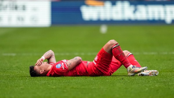 Mees Hilgers Alami Musibah Ganda: Dibekukan Klub, Kini Cedera Parah